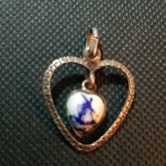 Heart Pendant with a white & blue China Windmill - Picture 1 of 2